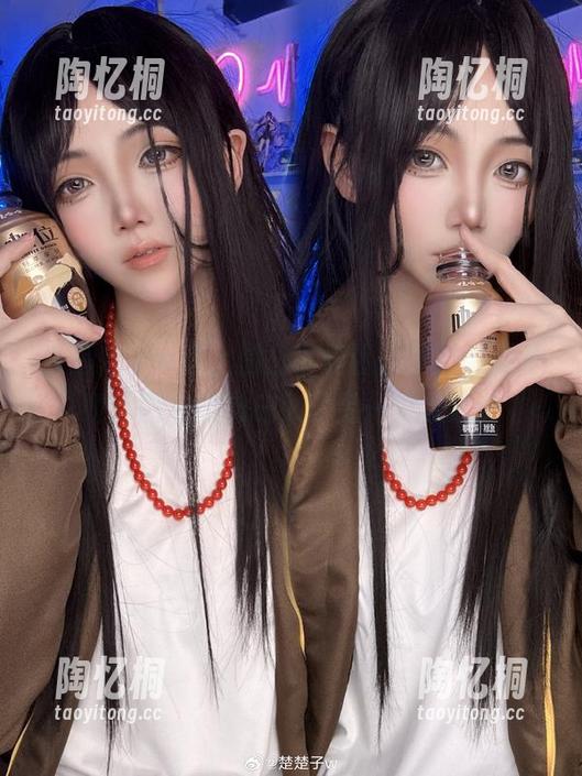 当楚楚子w遇上凹凸世界嘉德罗斯，观看她的图包仿佛进入了另一个次元！