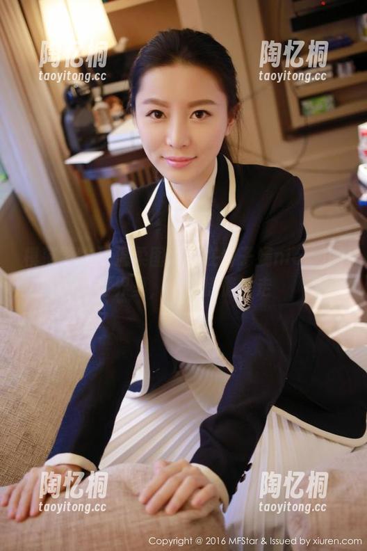 模范学院-白子嫣nicky 模范学院 - 温柔图册:在白子嫣nicky的世界里,心被悄悄偷走
