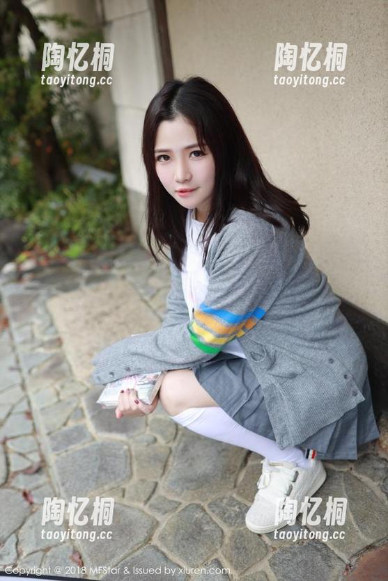 模范学院-艾莉Evelyn 模范学院 - 艾莉Evelyn的运动作品:你在网盘里看到的是艺术,还是我早餐剩下的运动套餐?