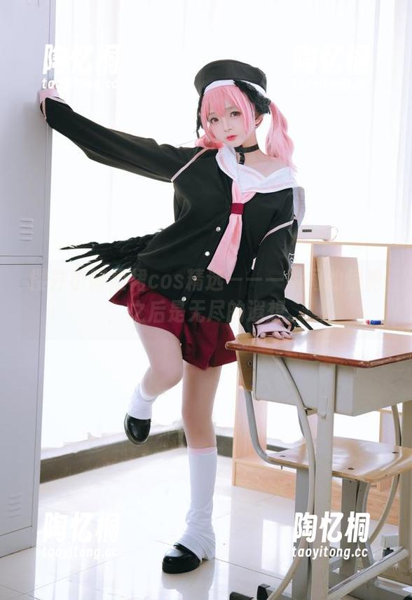 樱井小莜短裙cos精选——一瞬间的惊艳，之后是无尽的遐想。