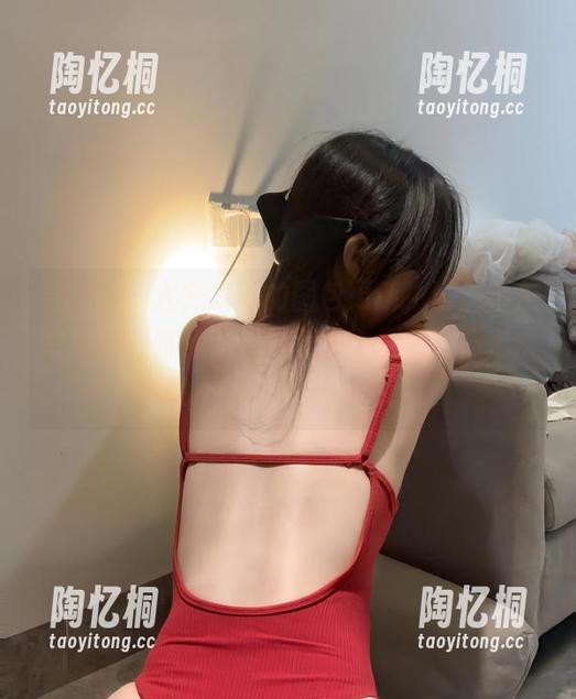 微密圈 - 火龙果羊的图包更新，瑜伽不是单纯的锻炼，而是遇见那个更好的自己...哦不，是更好的她！