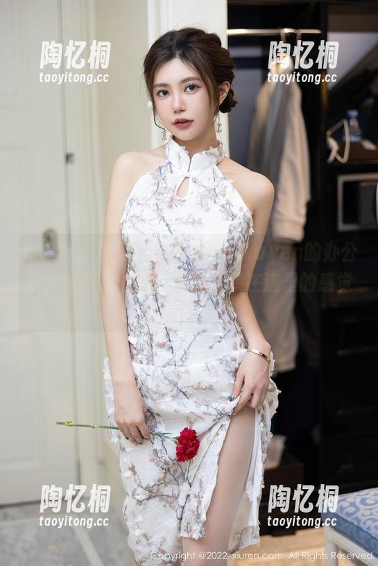 秀人网 - 奇怪，为什么可儿kayen的办公室定制作品让我有种想要赖在这里的感觉？