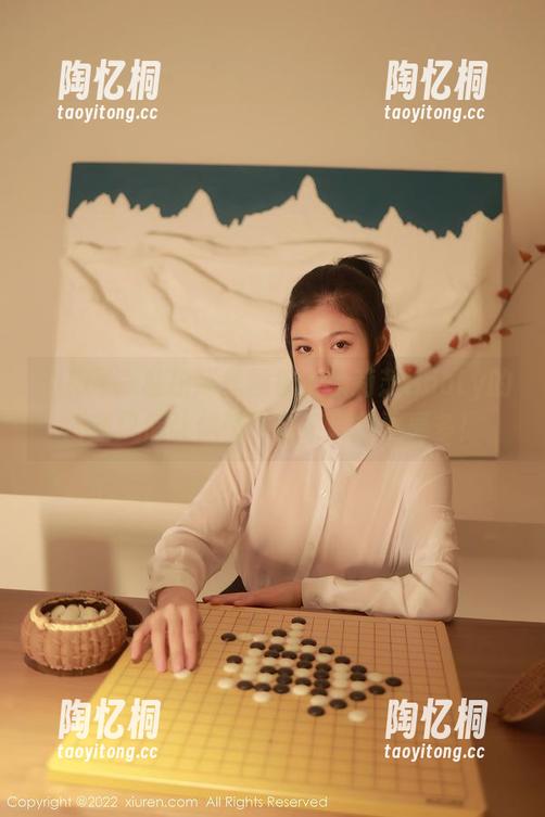 秀人网 - 私拍还是图包？徐莉芝Booty的蕾丝风情让你情不自禁地想要更多！