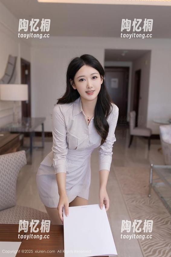 秀人网 - 探索心妍公主的裤里丝世界，精选美图亮点意想不到哦！