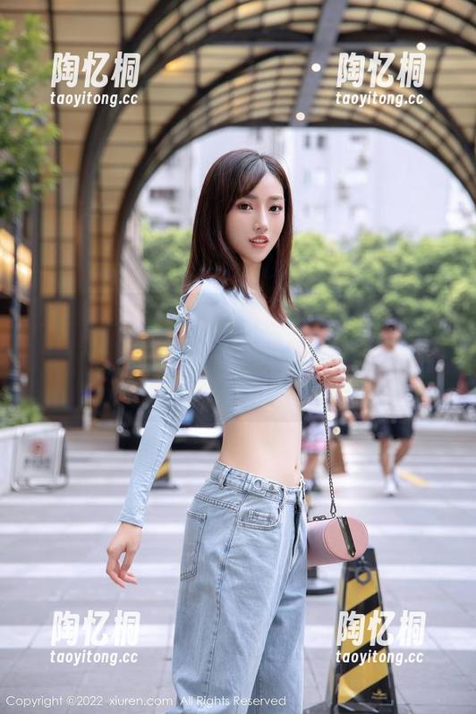 秀人网 - 套图真香！看心妍小公主如何运用西装彰显熟女的“好气色”，连热水瓶都想给她推落！