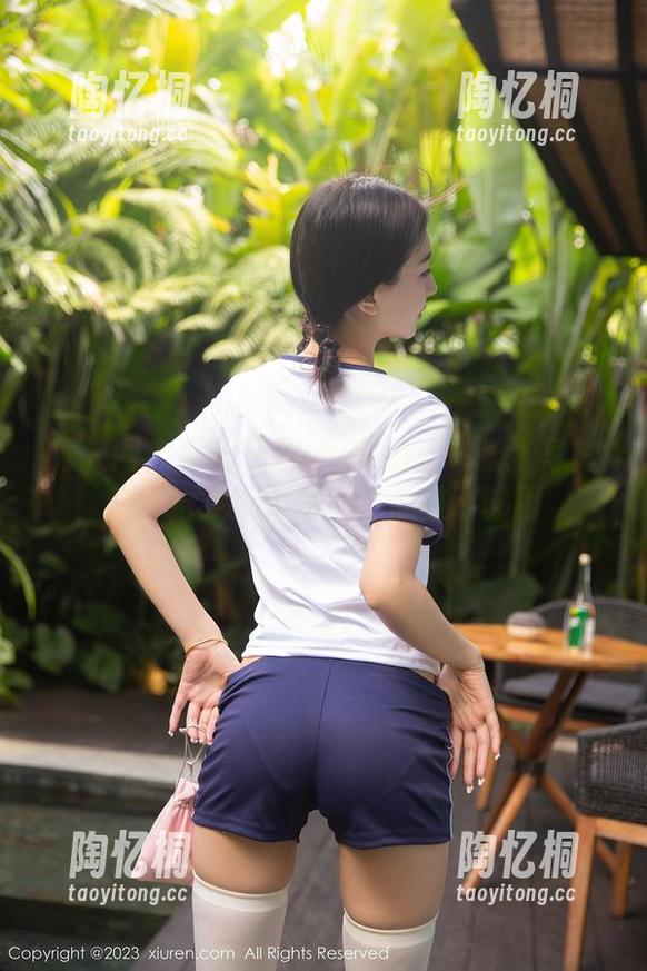 秀人网 - 糯美子Mini自拍：一张张写真，能不给我点预警吗，心脏不够用。
