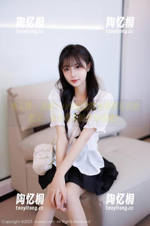 秀人网 - 美昕Yumi的定制体操服写真的意义：运动和美的奇妙碰撞！