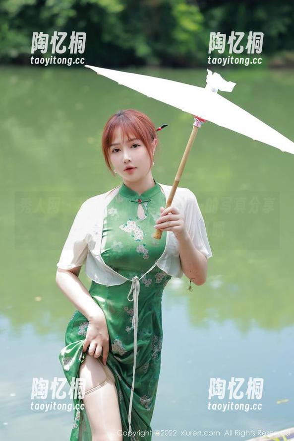 秀人网 - 被制服征服，金纯一的写真分享，真的是让人想多看几眼