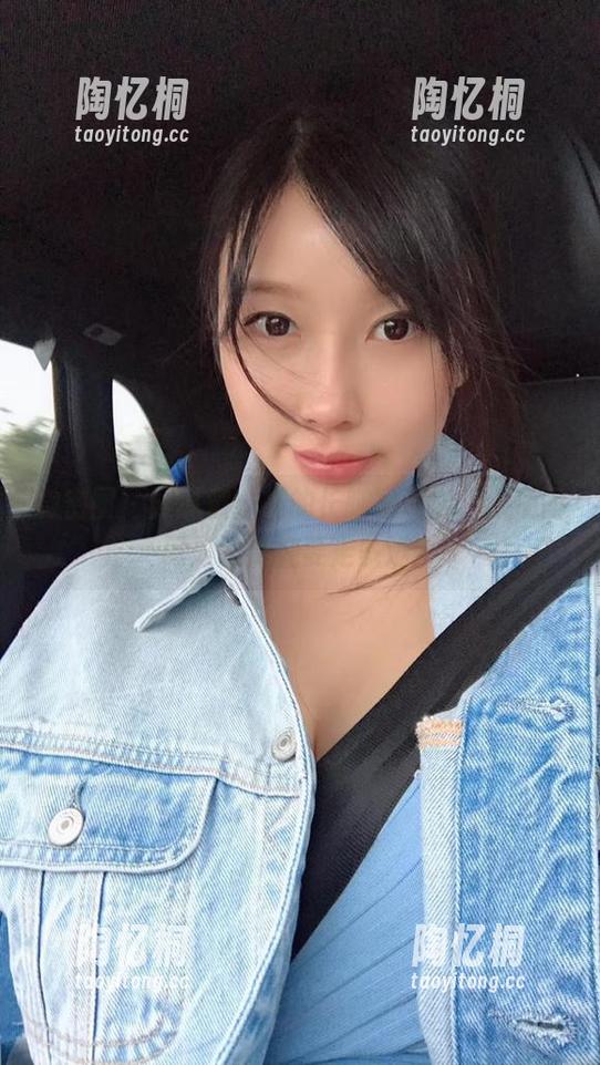 微密圈 - 分享童小芯的长腿写真集，顺便问问：她到底要走多远？