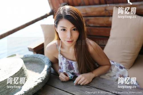 美媛馆 - 别再说只是一张壁纸，陈怡曼coco姐姐的原图是心动的瞬间！