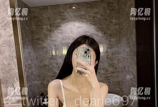 微密圈 - 精选脸红Dearie的美足图集：她的小脚让我怀疑自己是不是太挑剔了？
