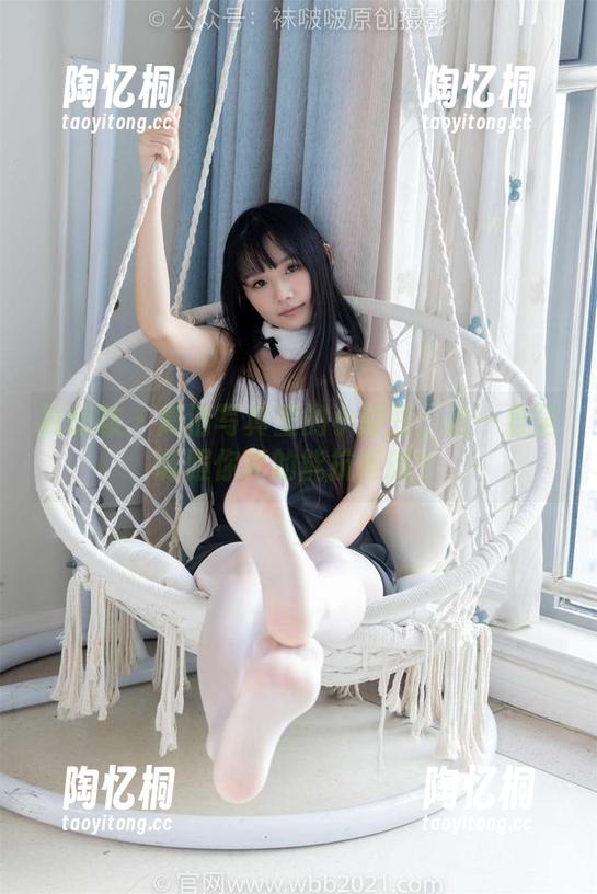 袜啵啵 - 高清写真里的小甜豆：这一身圣诞服你真的能抗拒吗？