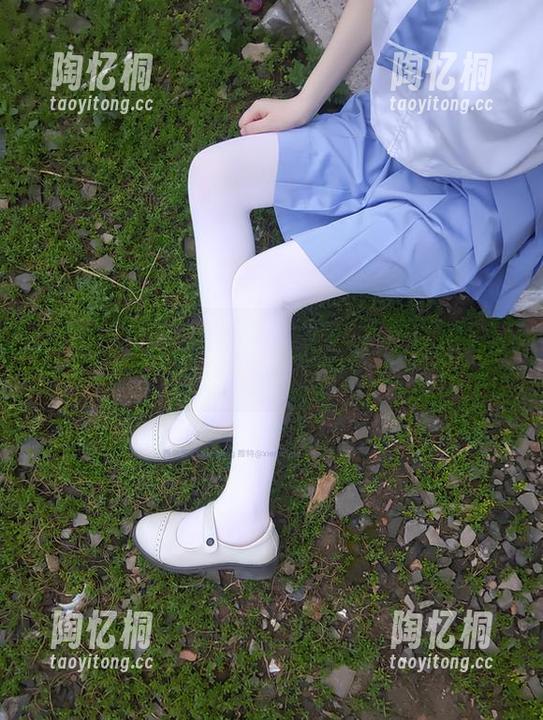 西尔酱的万圣节套图，想问一下秋冬季节有没有注意保暖啊！