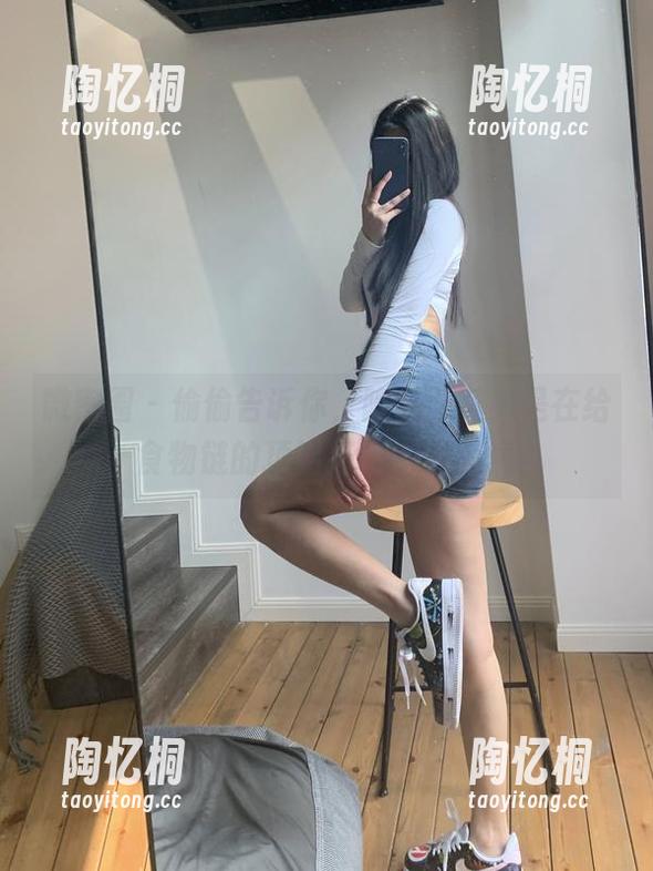 微密圈 - 偷偷告诉你，陈佩奇其实是在给食物链的顶端打call的写真