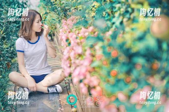 青豆客 - 看！戴唯一少女的写真精选，仿佛在和我对视，心里那股小激动！