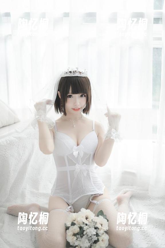 从私房到图片，香川澪的厨娘风格无处不在！