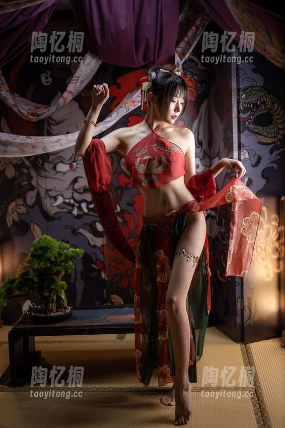 香草喵露露的死库水图包：看我如何在水里优雅溺水！